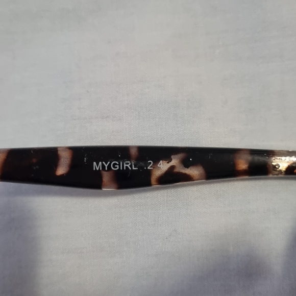 Quay Australia My Girl Sunglasses - Picture 4 of 7